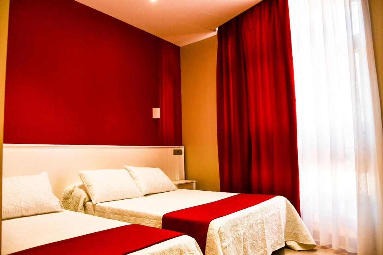 Hostal Playa Candor Rota Bagian luar foto